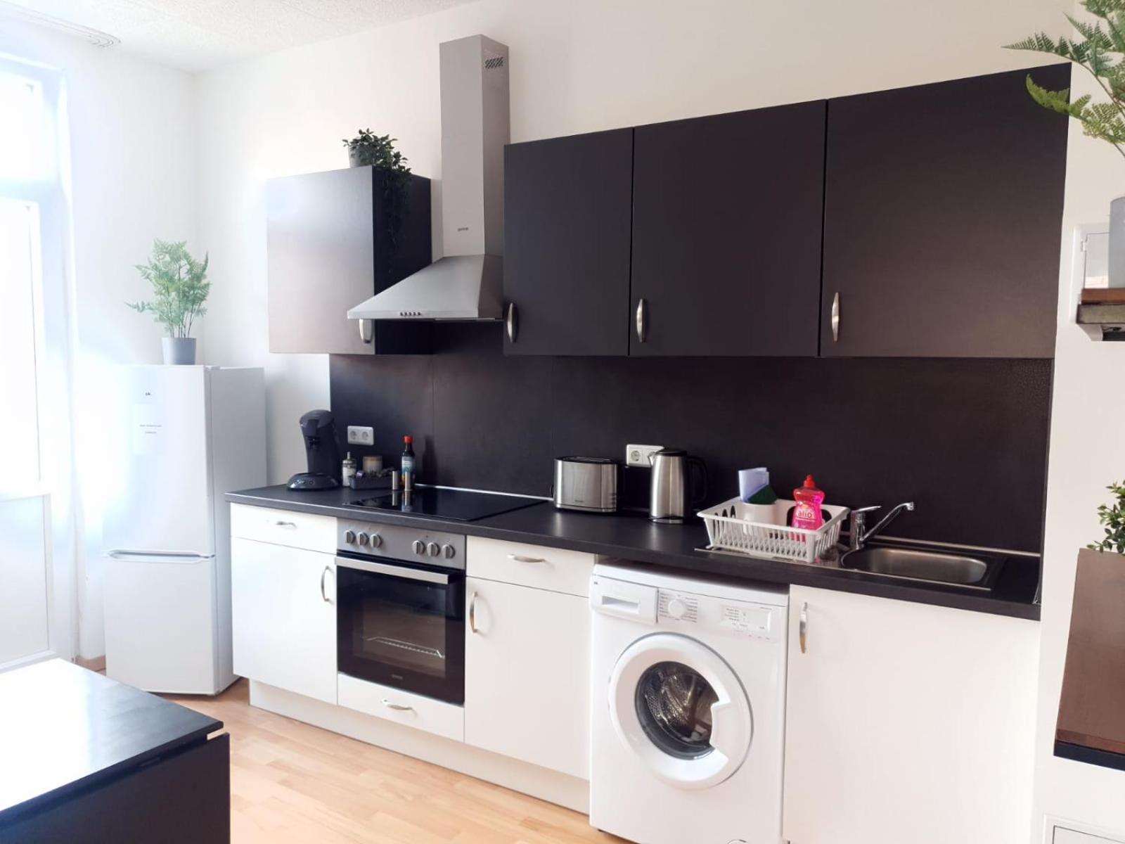 Hotel Dh -Deutsches Haus- Емден Екстериор снимка
