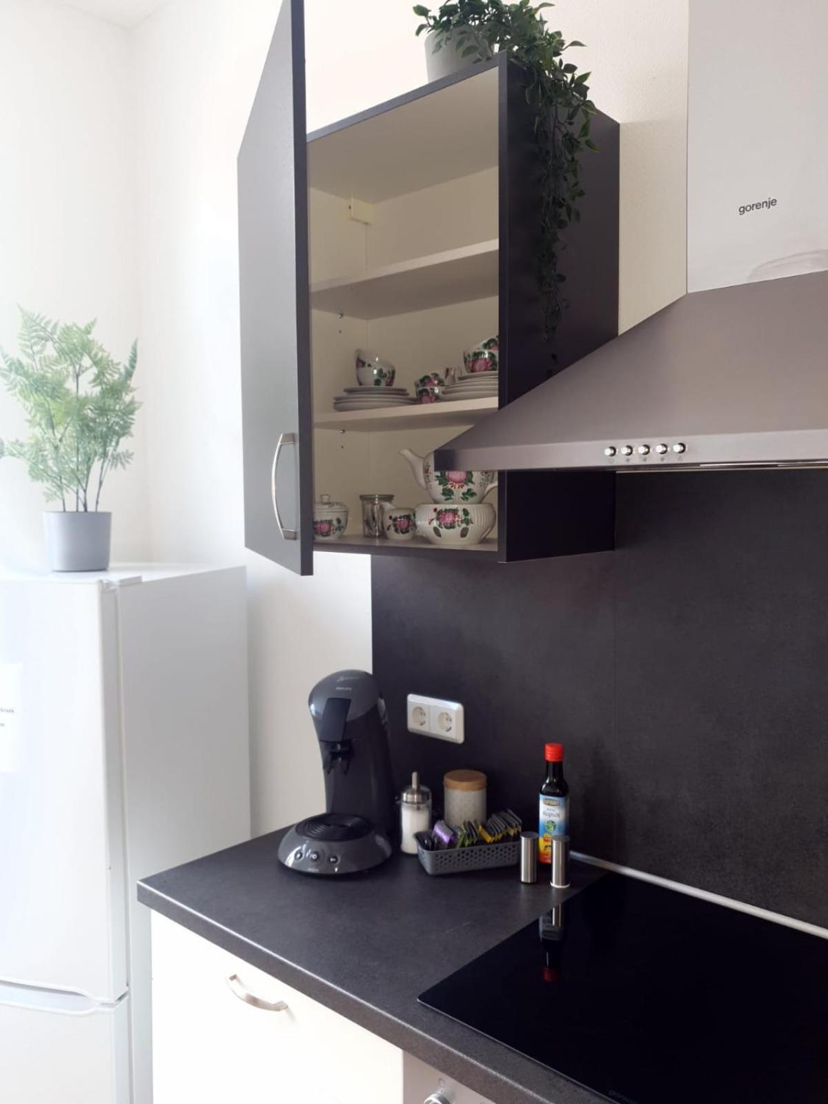Hotel Dh -Deutsches Haus- Емден Екстериор снимка