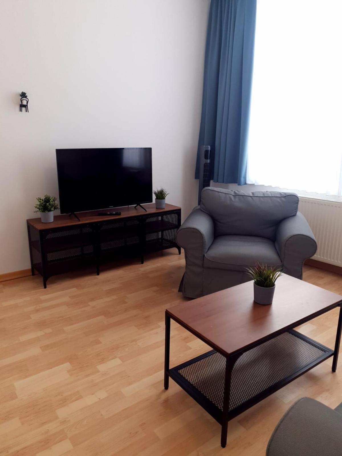 Hotel Dh -Deutsches Haus- Емден Екстериор снимка