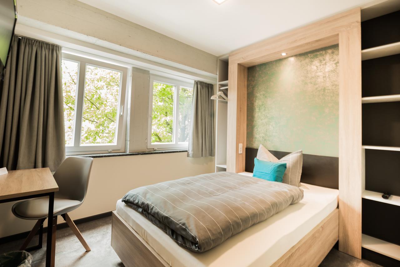 Hotel Dh -Deutsches Haus- Емден Екстериор снимка