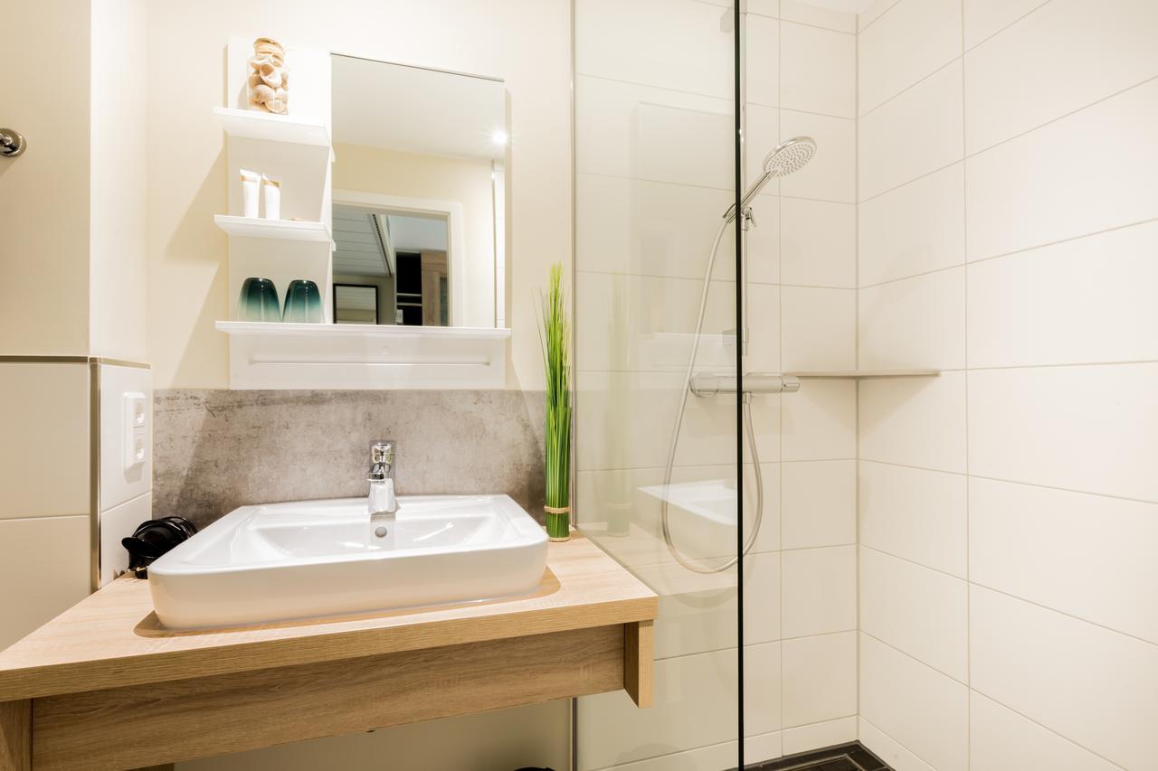 Hotel Dh -Deutsches Haus- Емден Екстериор снимка