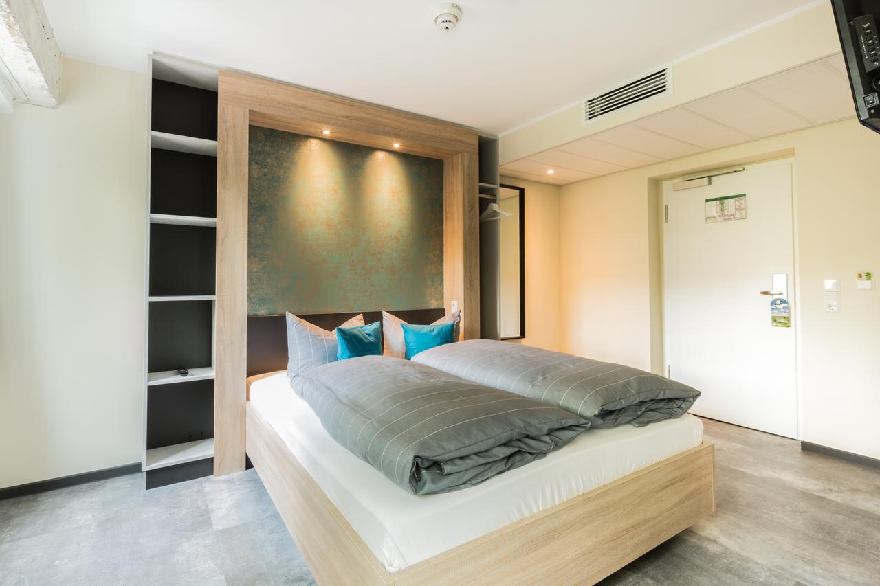 Hotel Dh -Deutsches Haus- Емден Екстериор снимка