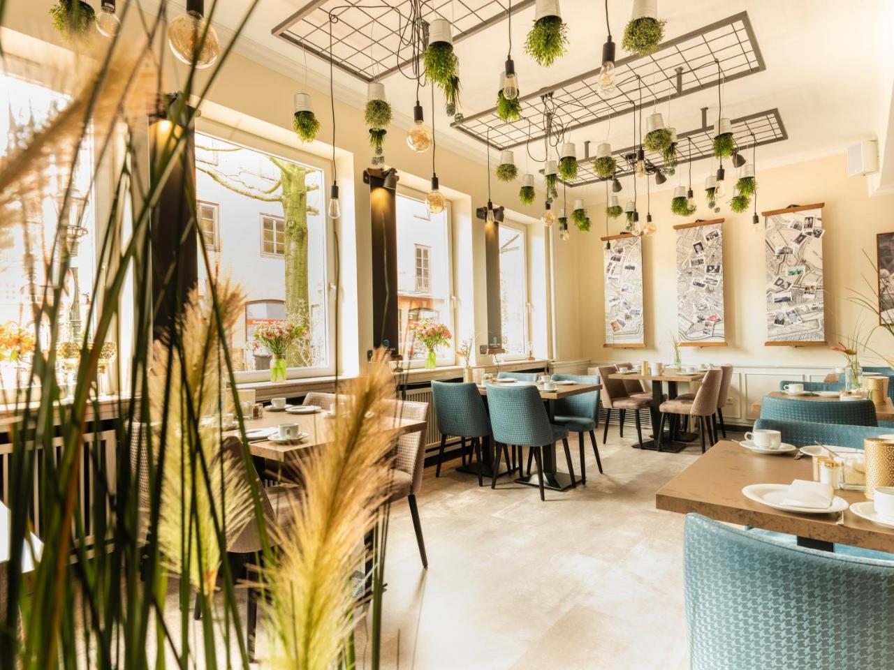 Hotel Dh -Deutsches Haus- Емден Екстериор снимка