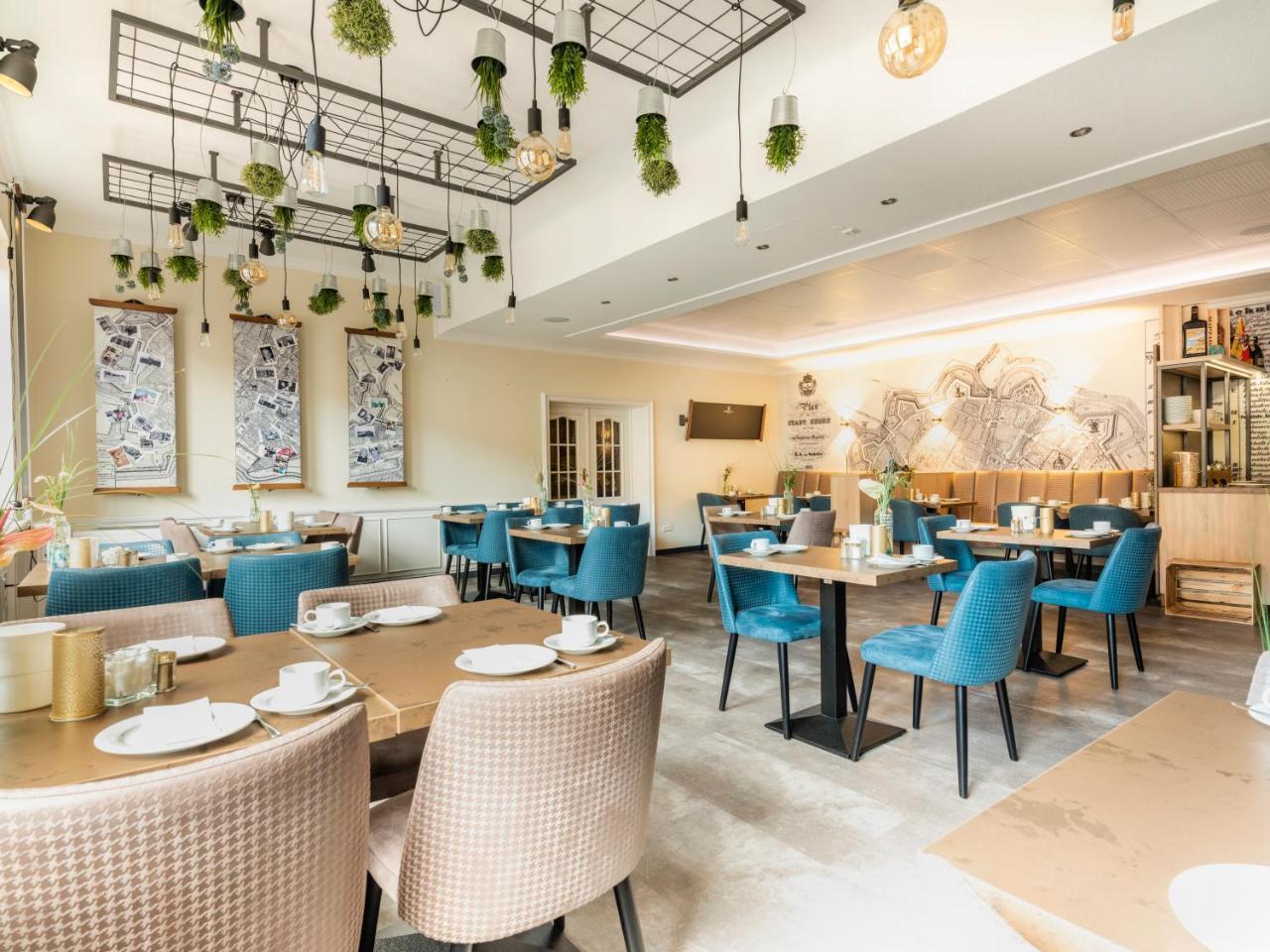 Hotel Dh -Deutsches Haus- Емден Екстериор снимка